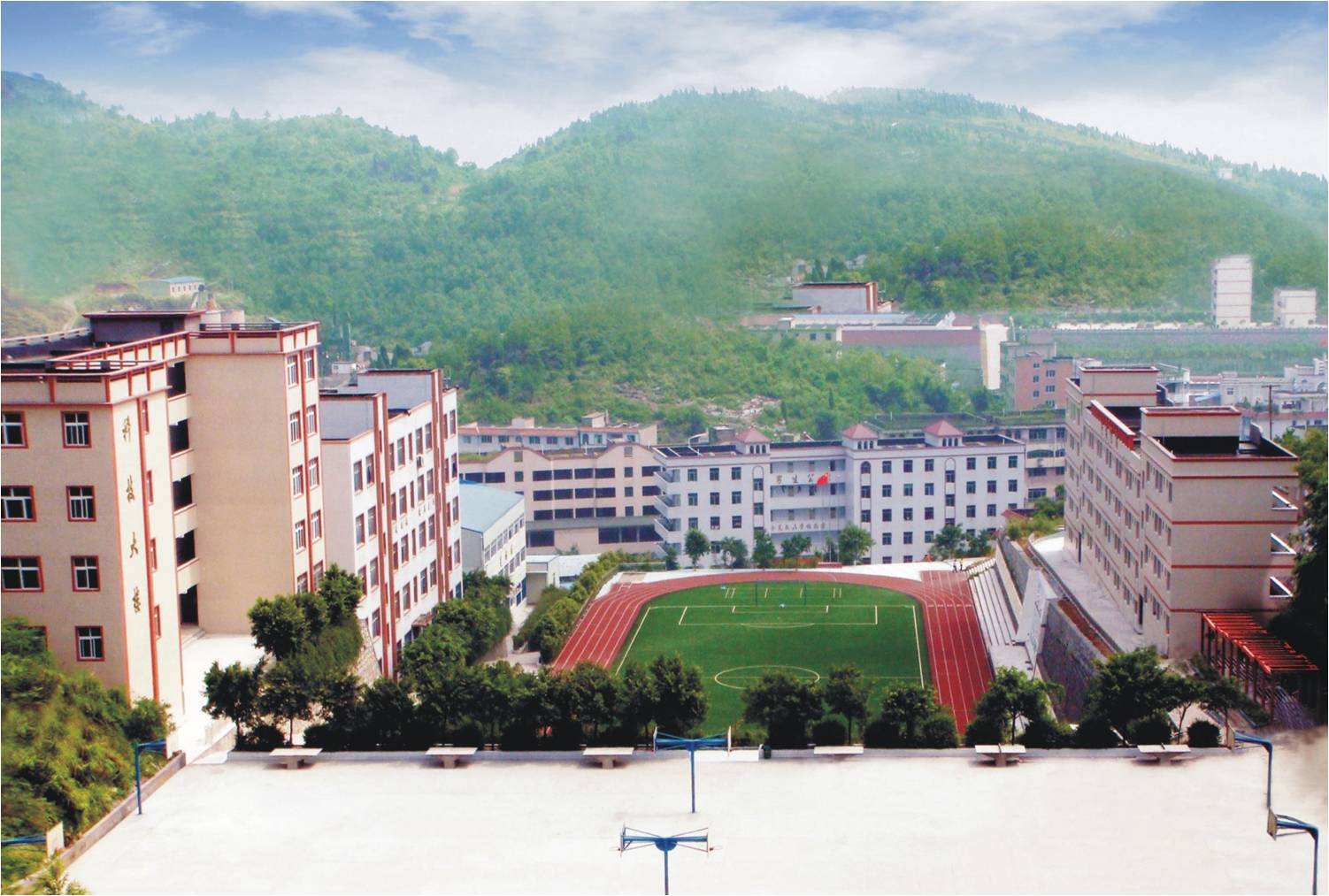 重庆市涪陵信息技术学校与重庆信息咨询的融合发展路径探析